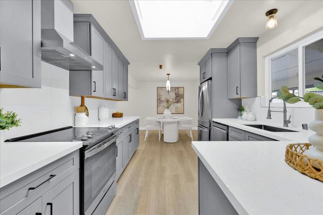 2828 Monte Cresta Way, San Jose CA: https://media.crmls.org/mediaz/e8baeafc-a49f-43b6-ba7f-e0a4fd69ba9d.jpg