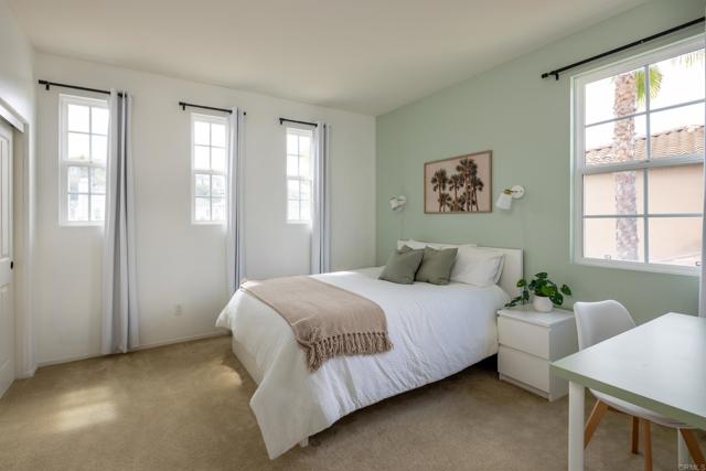 1185 Parkview Drive, Oceanside CA: https://media.crmls.org/mediaz/e8bbeea7-1688-4aa4-8db5-497b337e2b9b.jpg