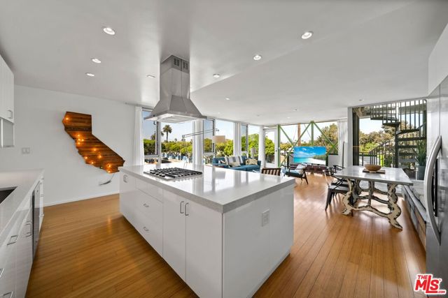 1312 Innes Place photo 3