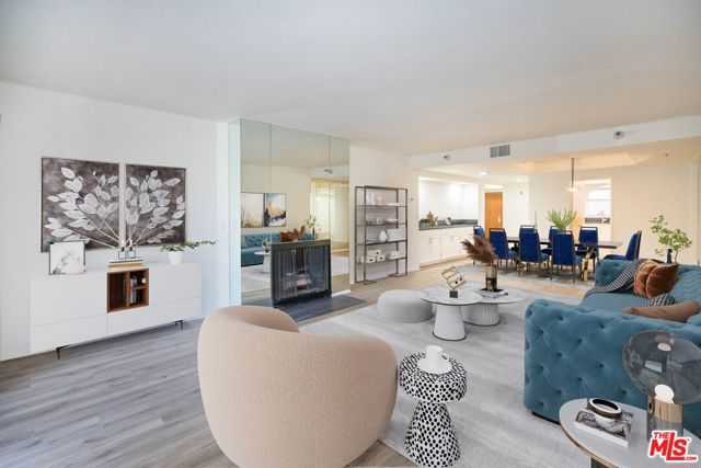 410 S Barrington Avenue, Los Angeles CA: https://media.crmls.org/mediaz/e8bd3269-f43d-47b1-9aee-332fe9527b2d.jpg
