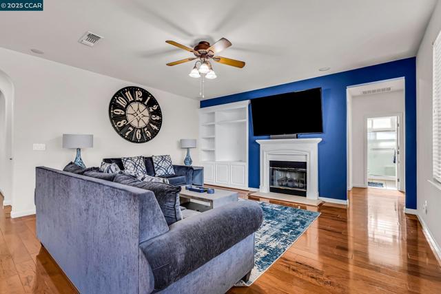3627 Otter Brook Loop, Discovery Bay CA: https://media.crmls.org/mediaz/e8bd6102-85c5-418d-83b7-406ba400f852.jpg