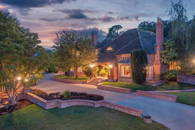 12359 Farr Ranch Road, Saratoga CA: https://media.crmls.org/mediaz/e8bdfc29-f0c0-4b66-8711-37867b1f5bee.jpg