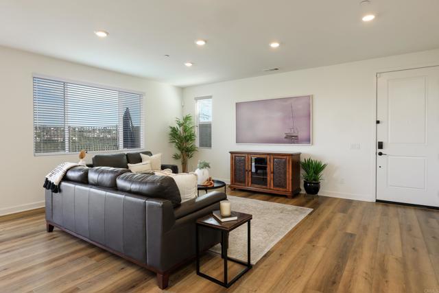 Detail Gallery Image 9 of 50 For 789 Mateo St #2,  Chula Vista,  CA 91911 - 4 Beds | 3 Baths