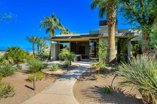 45 Mirada Circle, Rancho Mirage CA: https://media.crmls.org/mediaz/e8be2d3e-ae40-4c7e-8d2f-4b0bd38c239b.jpg
