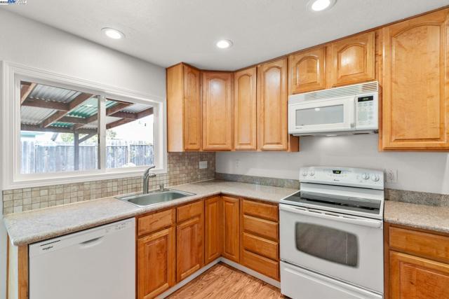 368 Helen Way, Livermore CA: https://media.crmls.org/mediaz/e8be9b38-c177-4b82-a995-bb4ca07cad5b.jpg