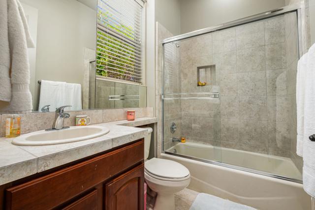 54385 Avenida Madero, La Quinta CA: https://media.crmls.org/mediaz/e8bee0fd-2cdd-4856-ab27-f3b1612a5dbb.jpg