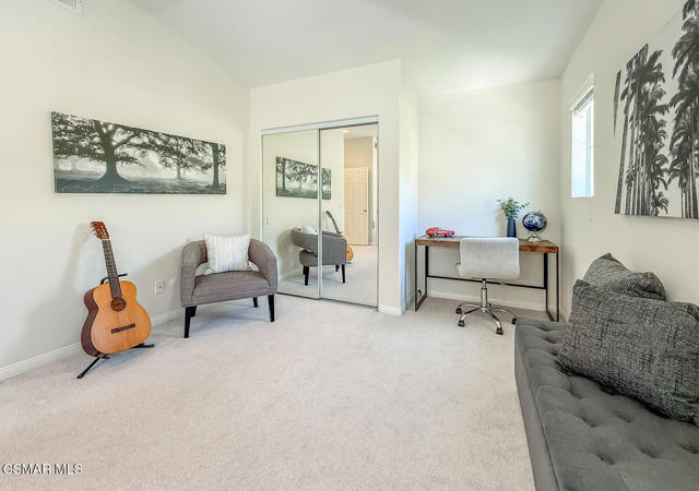 3030 Hollycrest Avenue, Thousand Oaks CA: https://media.crmls.org/mediaz/e8bf1479-d5f7-4596-bf7d-bfa95f604949.jpg
