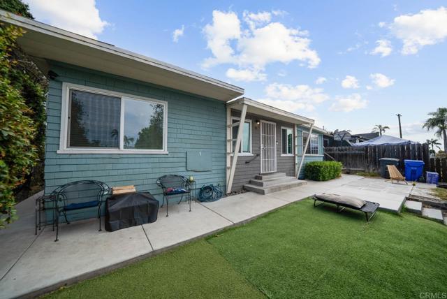 42 48 E 5Th Street, National City CA: https://media.crmls.org/mediaz/e8bf2121-490f-4e0a-9140-b2e71b158b78.jpg