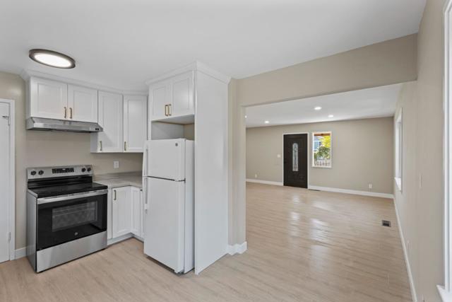 620624 Mcclellan Avenue, Monterey CA: https://media.crmls.org/mediaz/e8bf55ba-df39-4c68-8cbb-d9e01d0ee27c.jpg