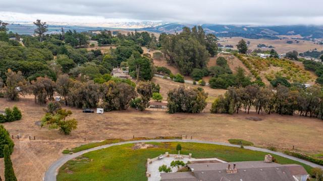 475 Brown Road, San Juan Bautista CA: https://media.crmls.org/mediaz/e8bf69b2-81a5-4d78-9ed4-b1f8cd132b9a.jpg