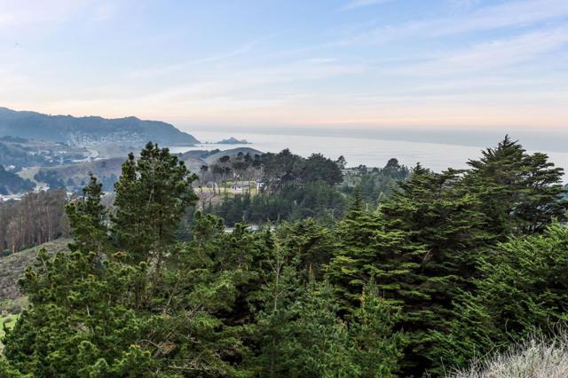 129 Outlook Circle, Pacifica CA: https://media.crmls.org/mediaz/e8bf970d-ed84-4675-940d-73223d5d7e07.jpg