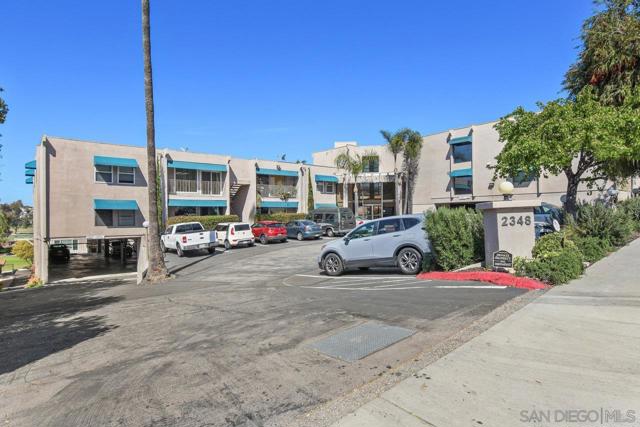 2348 La Costa Ave, Carlsbad CA: https://media.crmls.org/mediaz/e8bfe279-95aa-494f-b787-de43ce431d64.jpg
