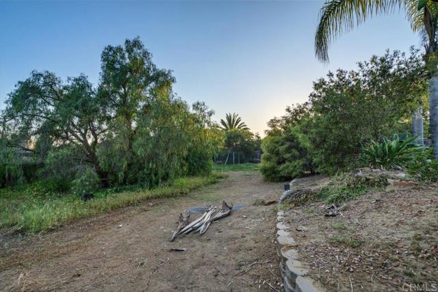 1315 Hermana Court, Vista CA: https://media.crmls.org/mediaz/e8c08b0c-cefd-43a1-9003-0a69039c8cff.jpg