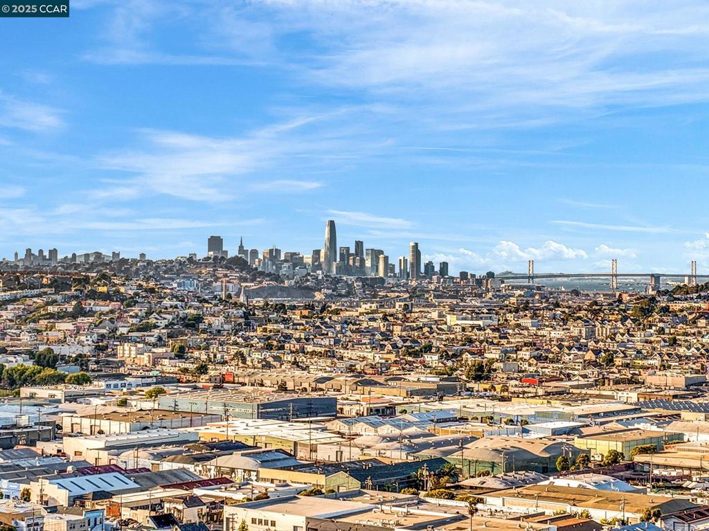 https://media.crmls.org/mediaz/e8c10a15-6dbd-4bdc-a63b-e5437b27434b.jpg?preset=X-Large