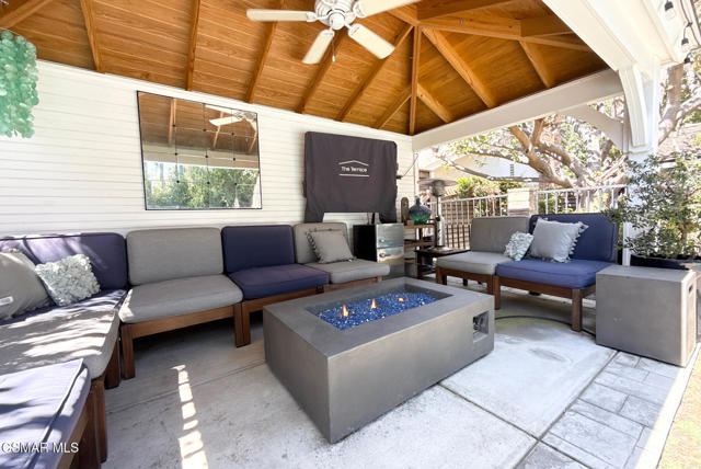4748 Conejo Avenue, Woodland Hills CA: https://media.crmls.org/mediaz/e8c1260e-ae9d-4b8e-979a-341b84ca1445.jpg
