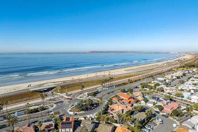 85 Catspaw Cpe, Coronado CA: https://media.crmls.org/mediaz/e8c14006-b69c-4dbe-94ff-f338c80a2edb.jpg