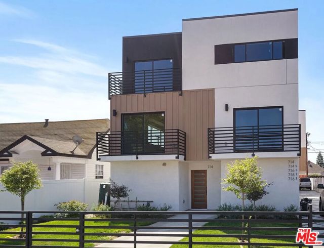 714 W 41st Place, Los Angeles CA: https://media.crmls.org/mediaz/e8c2d5d2-0675-492f-a9ae-c12663ad80f0.jpg