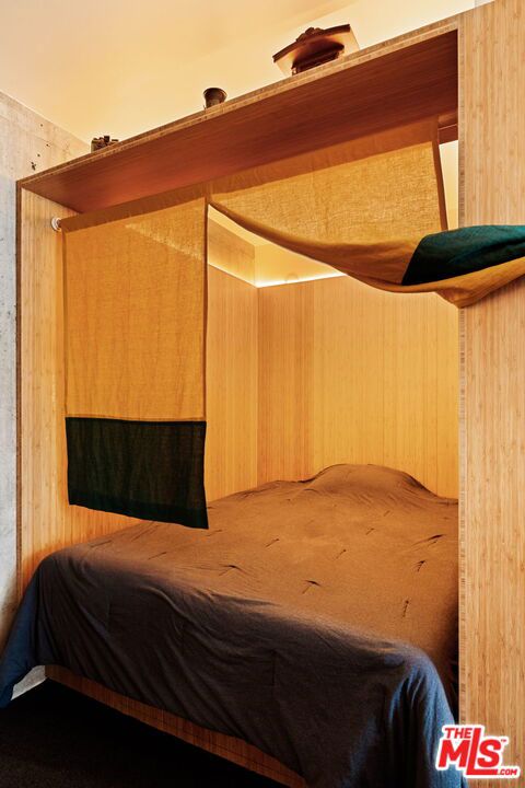 1155 S Grand Avenue, Los Angeles CA: https://media.crmls.org/mediaz/e8c455ca-2fa6-4832-8d1a-8d16b8b9430b.jpg