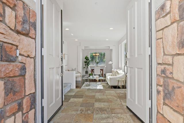 2490 Bear Rock Gln, Escondido CA: https://media.crmls.org/mediaz/e8c4f760-59db-4b19-b564-6c3ac370f8d2.jpg