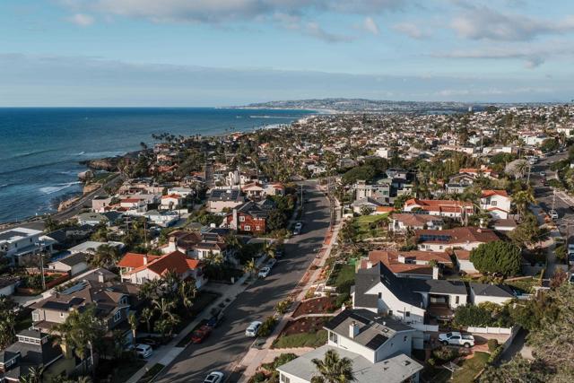 1011 Devonshire Drive, San Diego CA: https://media.crmls.org/mediaz/e8c4fa17-6546-4d7d-a250-a8f805f83a3c.jpg