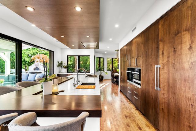 31460 Glenbridge Road, Westlake Village CA: https://media.crmls.org/mediaz/e8c592c1-c8c0-4f23-bb63-5ffdae8fa106.jpg