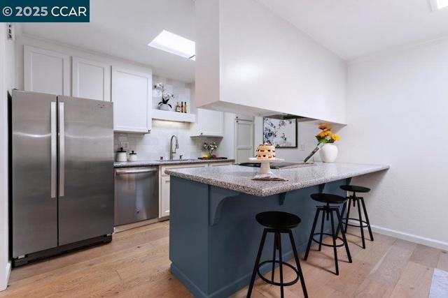 1932 Ptarmigan Dr, Walnut Creek CA: https://media.crmls.org/mediaz/e8c5a161-d1c4-4f9b-bc34-90219fe545e4.jpg