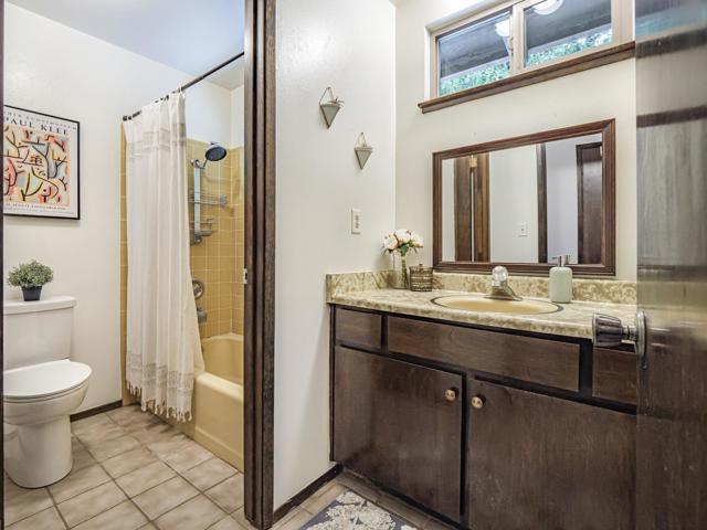 Image 43 of 65 For 251 Sunnycroft Road