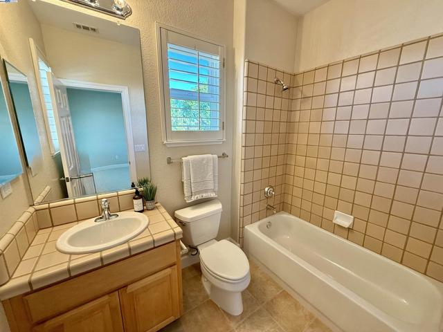 752 Barleta Ln, Livermore CA: https://media.crmls.org/mediaz/e8c7488f-dd45-44ba-9455-c778f6241146.jpg