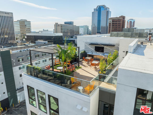 250 E Broadway, Long Beach CA: https://media.crmls.org/mediaz/e8c82608-c897-46ba-8179-0b342020f5b0.jpg