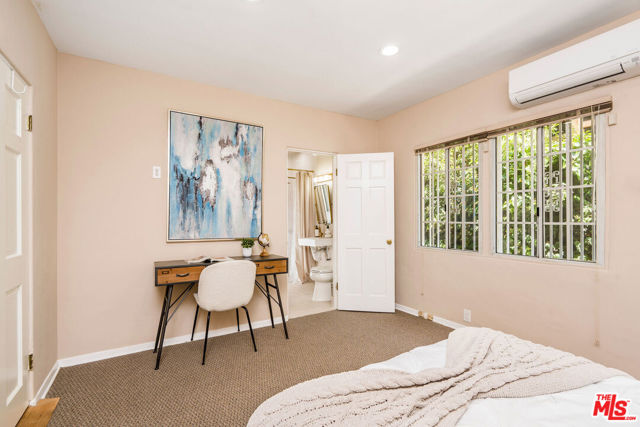 119 S Highland Avenue, Los Angeles CA: https://media.crmls.org/mediaz/e8c948a3-010d-4150-a31d-471b353b916d.jpg