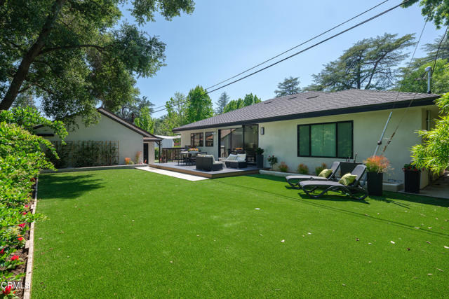 4428 Oakwood Avenue, La Canada Flintridge CA: https://media.crmls.org/mediaz/e8c950d8-a606-4904-8d22-9ba633d7488a.jpg