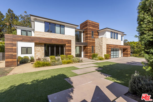 4607 Vanalden Avenue, Tarzana CA: https://media.crmls.org/mediaz/e8c95dd5-1a83-4444-9b0b-f8825fcc9318.jpg