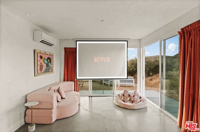 5195 Pioneertown Road, Pioneertown CA: https://media.crmls.org/mediaz/e8c97ea1-c68f-448c-b962-815f8b41ed48.jpg