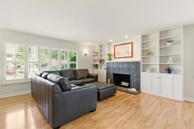 843 S Genevieve Lane, San Jose CA: https://media.crmls.org/mediaz/e8ca4b31-b9e4-411c-8f98-d565aea2776c.jpg