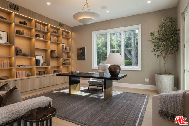 1682 San Onofre Drive, Pacific Palisades CA: https://media.crmls.org/mediaz/e8ca6024-ad1d-4e9d-865b-4faa092a69a2.jpg