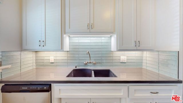 11284 Montana Avenue, Los Angeles CA: https://media.crmls.org/mediaz/e8caca11-1f13-49af-ae2a-4ce7d9dcbbb0.jpg