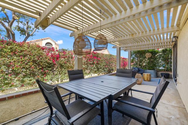 76892 Joetta Place, Palm Desert CA: https://media.crmls.org/mediaz/e8cb153e-0afb-4f08-b286-a7ff57748adb.jpg