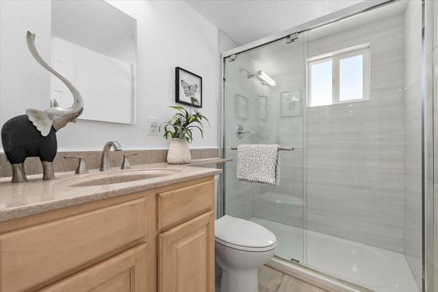 902 Blazingwood Drive, Sunnyvale CA: https://media.crmls.org/mediaz/e8cb29c4-ce2a-440e-952a-7ec6532045ef.jpg