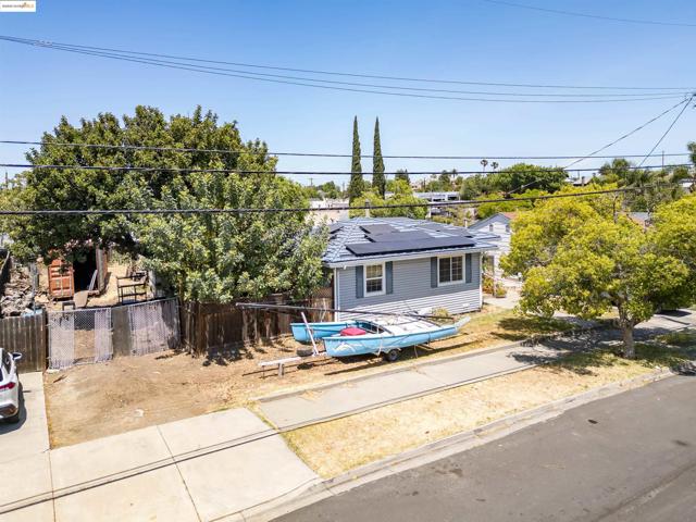 832 W 11Th St, Antioch CA: https://media.crmls.org/mediaz/e8cba225-f6f7-49b9-8742-39c620ebd92a.jpg