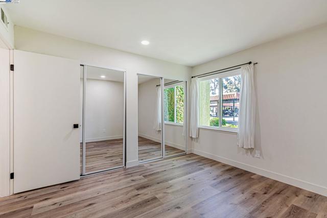 291 Tradewinds Dr, San Jose CA: https://media.crmls.org/mediaz/e8cc24bd-ac5f-42ca-be79-e404c270cf6f.jpg