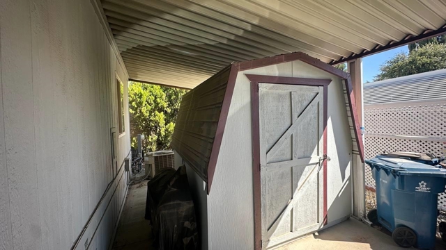 Image 3 of 22 For 367 Ravine Cir