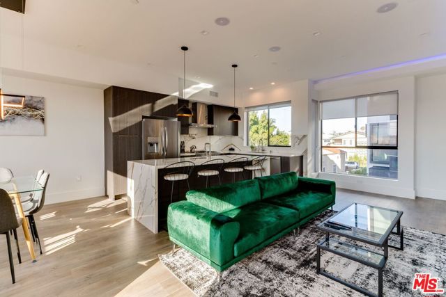 1938 Chariton Street, Los Angeles CA: https://media.crmls.org/mediaz/e8ccb23c-3e7a-4faf-9223-893db1ad3cc8.jpg