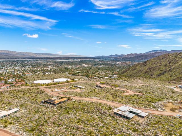 2338 City View Drive, Palm Springs CA: https://media.crmls.org/mediaz/e8cce8aa-31ae-4e82-bc86-ce5428042fbc.jpg
