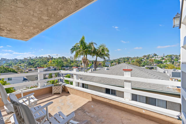 2740 Auburn Street, Los Angeles CA: https://media.crmls.org/mediaz/e8cd1d1a-5fd6-4c4c-8d33-4b6ea5fd7152.jpg