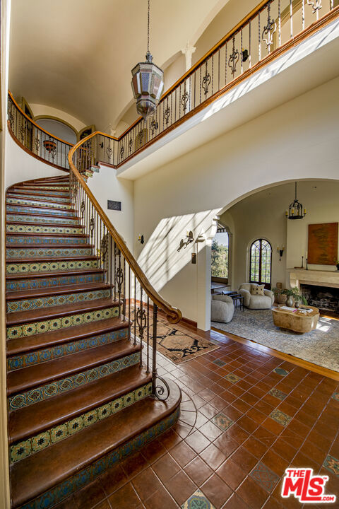 2250 N Berendo Street, Los Angeles CA: https://media.crmls.org/mediaz/e8cd213e-7e2b-41ed-b094-481875a45918.jpg