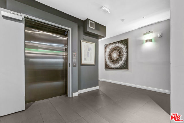 132 N Swall Drive, Los Angeles CA: https://media.crmls.org/mediaz/e8cd43bc-74ec-4ae5-aad8-3af7081d3d0b.jpg