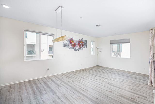 5211 Beachfront Cove, San Diego CA: https://media.crmls.org/mediaz/e8cdf7ab-3cb2-4ed3-b3a2-16f81509e520.jpg