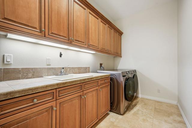 52395 Whispering Way, La Quinta CA: https://media.crmls.org/mediaz/e8ce58de-ff68-43b2-b84a-bbbdbdc64f19.jpg