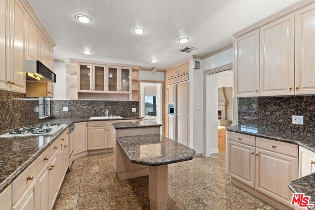 3165 Dona Christina Place photo 7