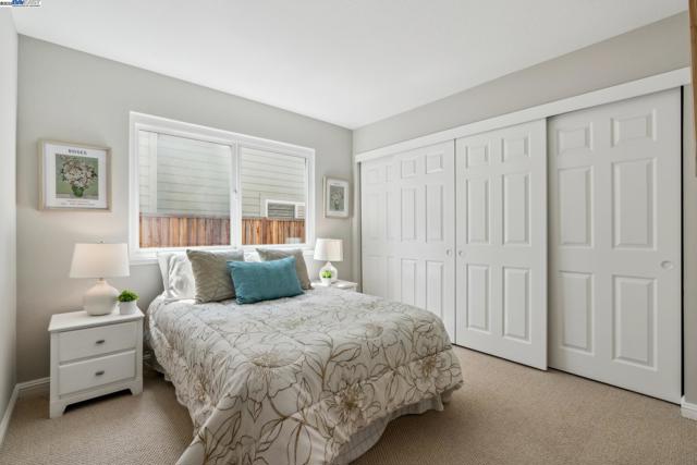 82 Applegate Way, Alameda CA: https://media.crmls.org/mediaz/e8cf05b4-76f1-4011-b29c-c4b8aecc9377.jpg